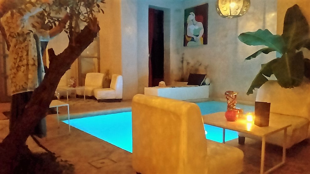 Champagner-Empfang im exklusiv privatisierten Riad in Marrakesch